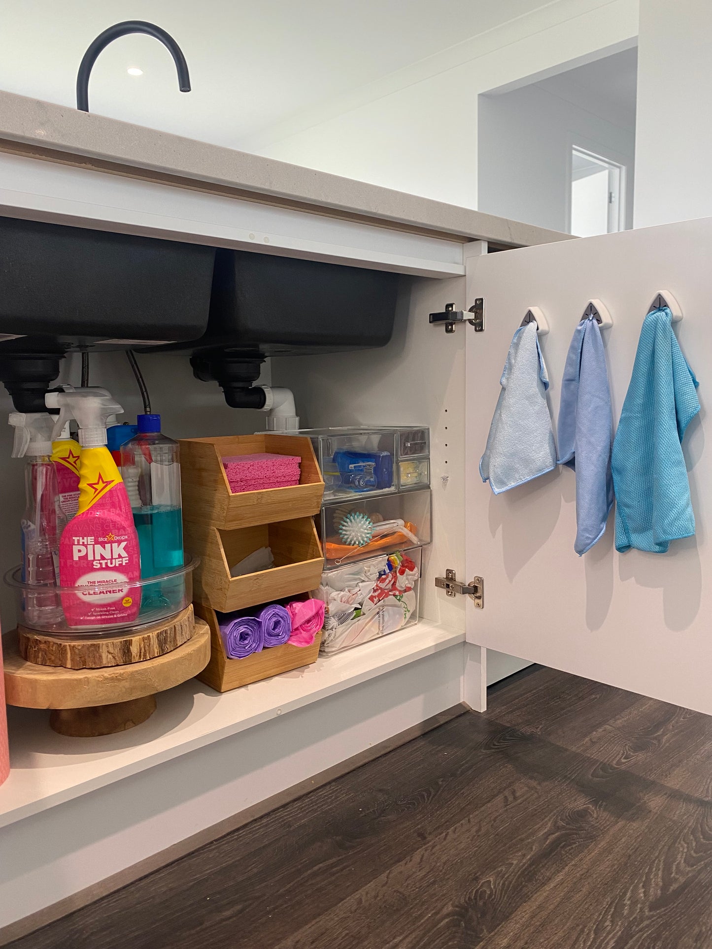 Kitchen Cloth Holder
